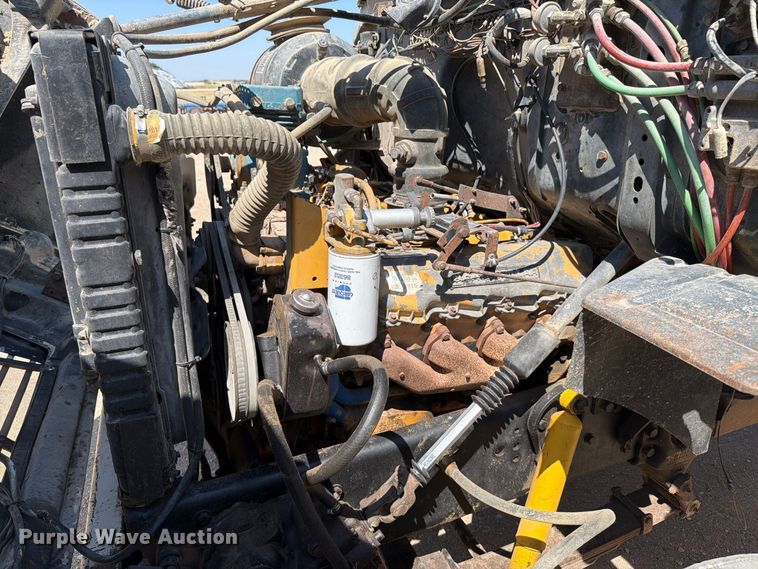 image for item EP7561 1987 Ford LN375 feed mixer truck