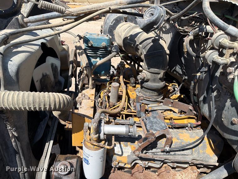 image for item EP7561 1987 Ford LN375 feed mixer truck