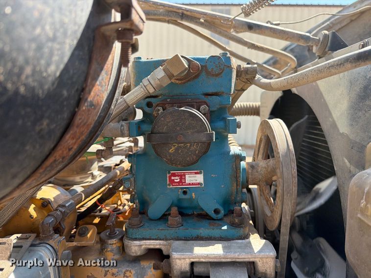 image for item EP7561 1987 Ford LN375 feed mixer truck