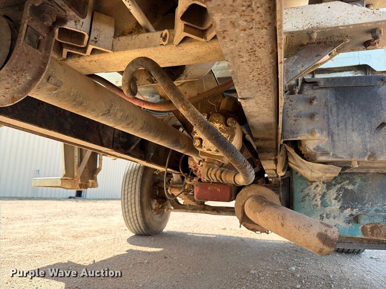 image for item EP7561 1987 Ford LN375 feed mixer truck