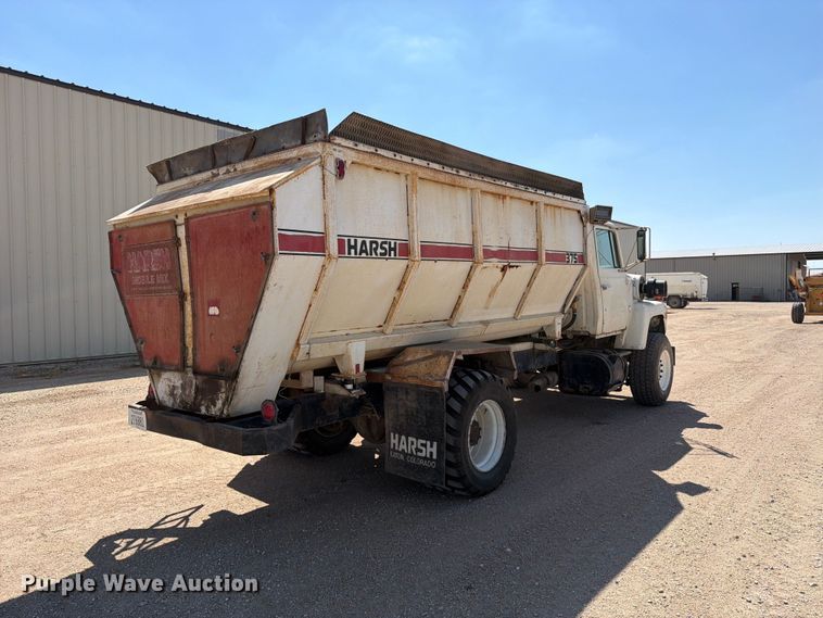 image for item EP7562 1978 Ford LN7000 feed mixer truck