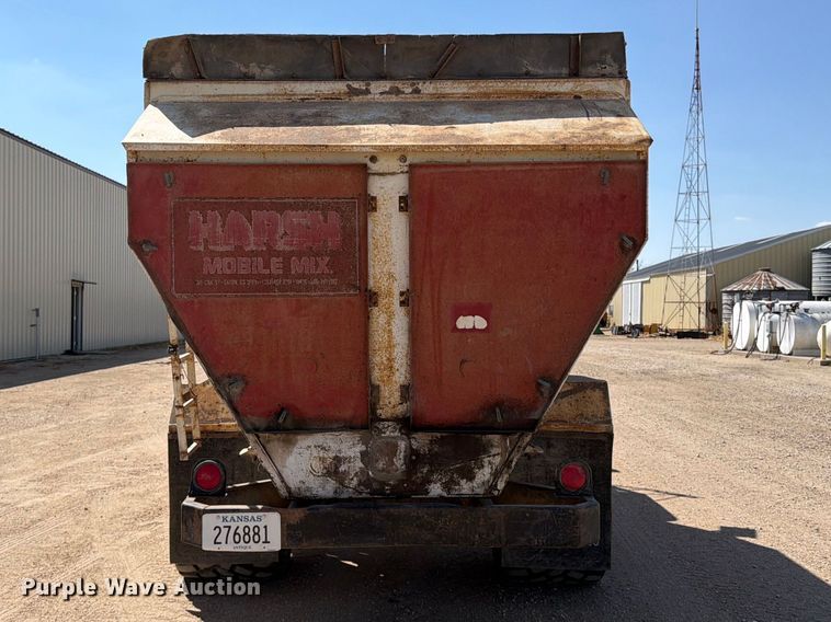 image for item EP7562 1978 Ford LN7000 feed mixer truck