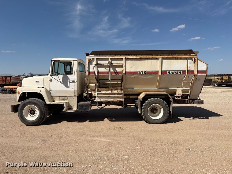 image for item EP7562 1978 Ford LN7000 feed mixer truck