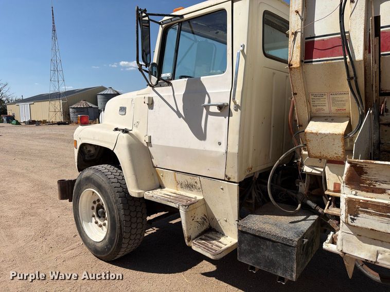 image for item EP7562 1978 Ford LN7000 feed mixer truck