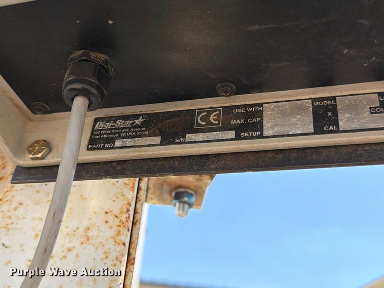 image for item EP7562 1978 Ford LN7000 feed mixer truck