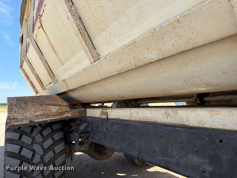 image for item EP7562 1978 Ford LN7000 feed mixer truck