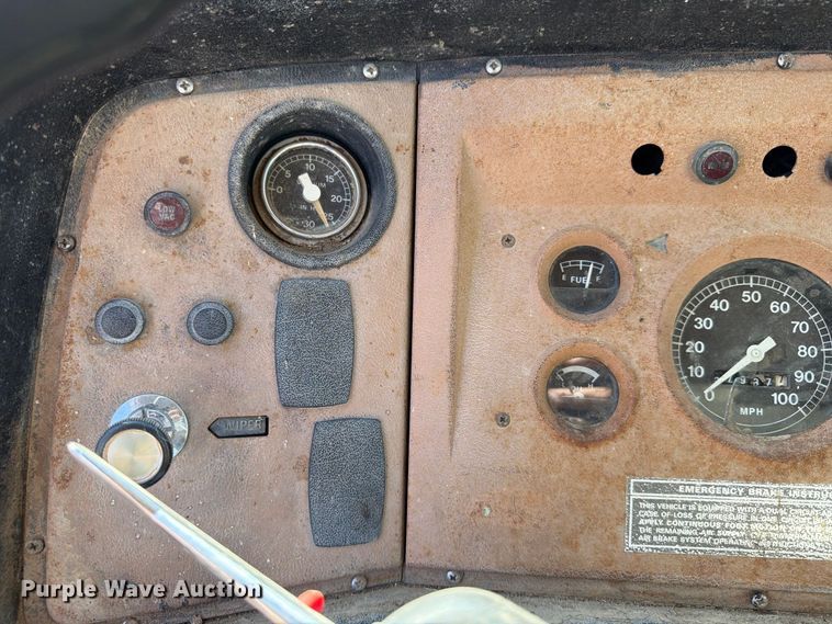 image for item EP7562 1978 Ford LN7000 feed mixer truck