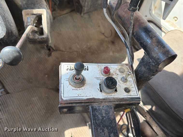 image for item EP7562 1978 Ford LN7000 feed mixer truck