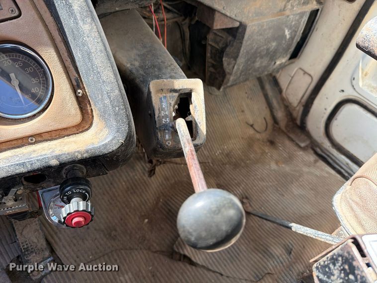 image for item EP7562 1978 Ford LN7000 feed mixer truck