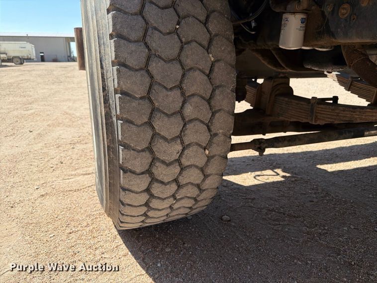 image for item EP7562 1978 Ford LN7000 feed mixer truck