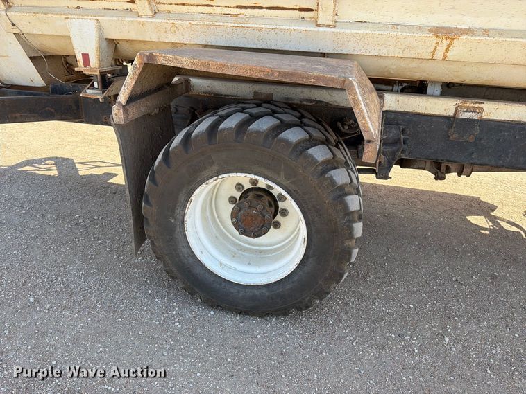 image for item EP7562 1978 Ford LN7000 feed mixer truck
