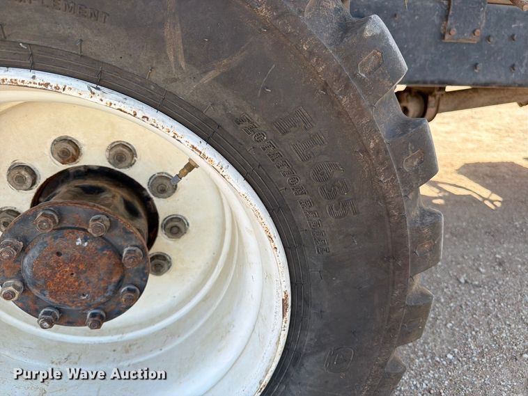 image for item EP7562 1978 Ford LN7000 feed mixer truck