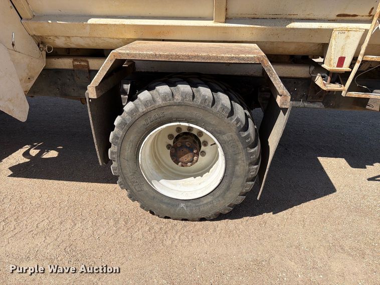 image for item EP7562 1978 Ford LN7000 feed mixer truck