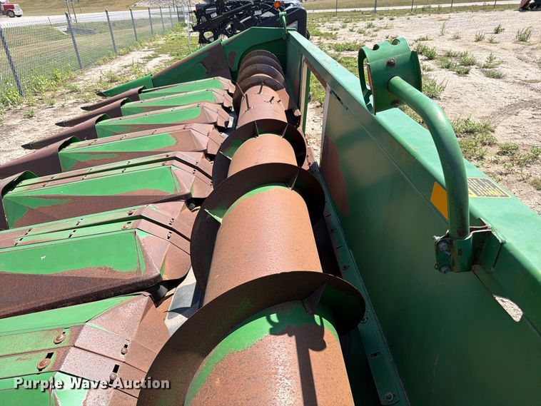 image for item EP7569 John Deere 853A all-crop head