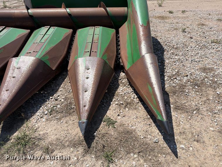 image for item EP7569 John Deere 853A all-crop head