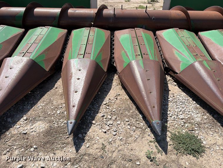 image for item EP7569 John Deere 853A all-crop head