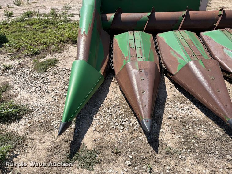 image for item EP7569 John Deere 853A all-crop head