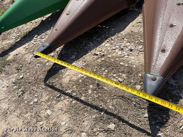 image for item EP7569 John Deere 853A all-crop head