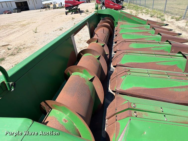 image for item EP7569 John Deere 853A all-crop head