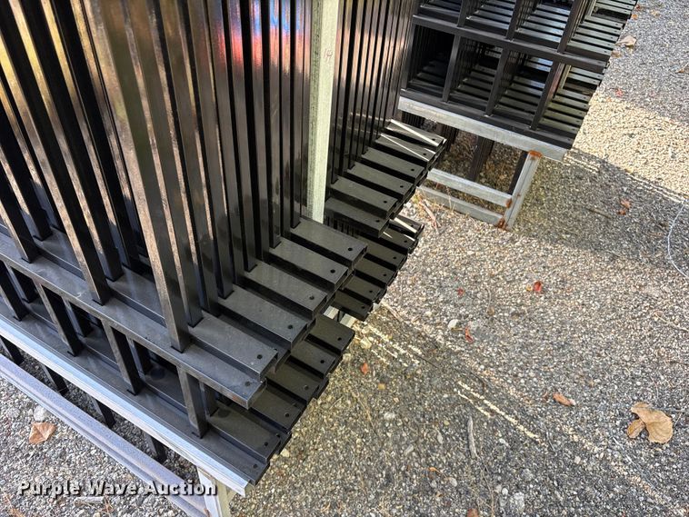 image for item ES8063 (22) 2024 EINGP F10 fence panels