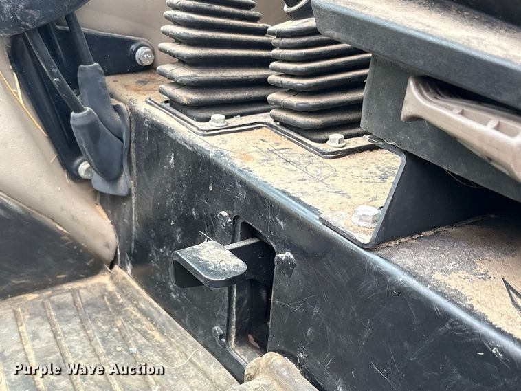 image for item ES8096 2019 John Deere 5075E MFWD tractor