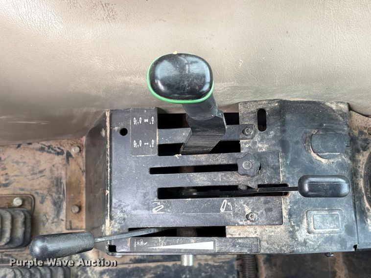 image for item ES8096 2019 John Deere 5075E MFWD tractor