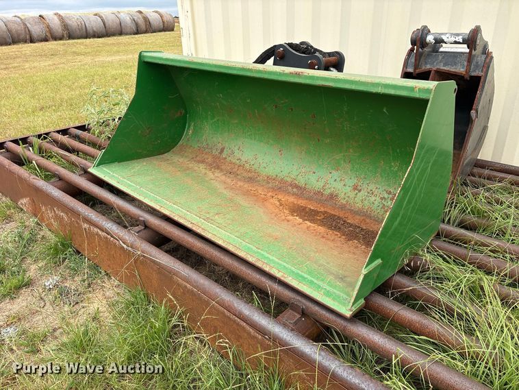 image for item ES8096 2019 John Deere 5075E MFWD tractor