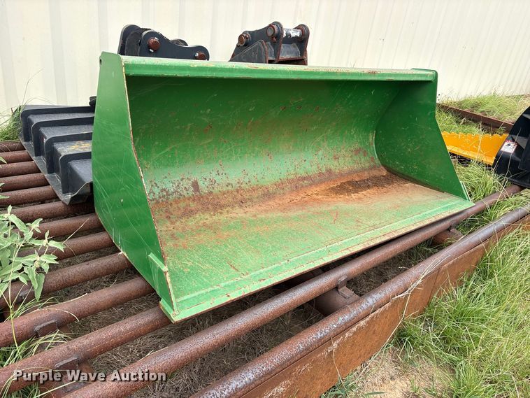 image for item ES8096 2019 John Deere 5075E MFWD tractor
