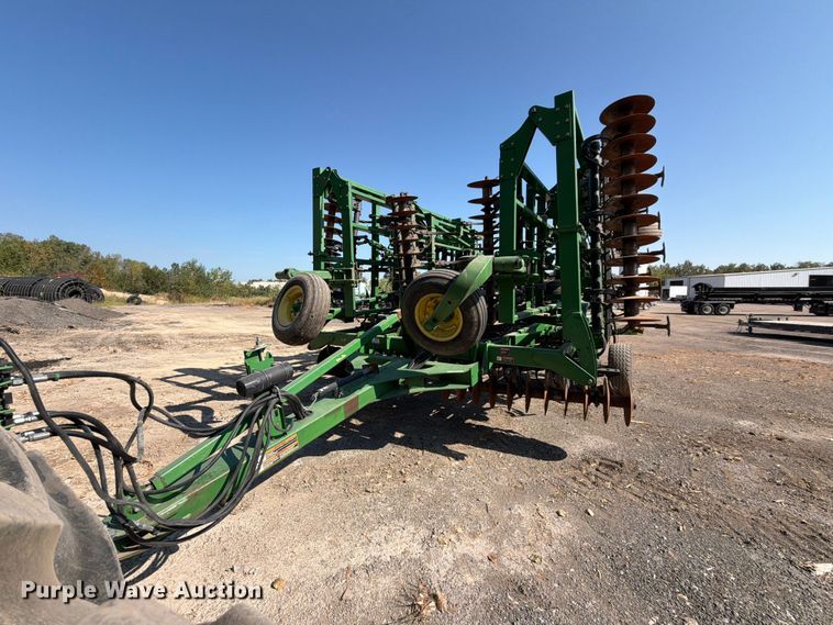 0 John Deere 2310