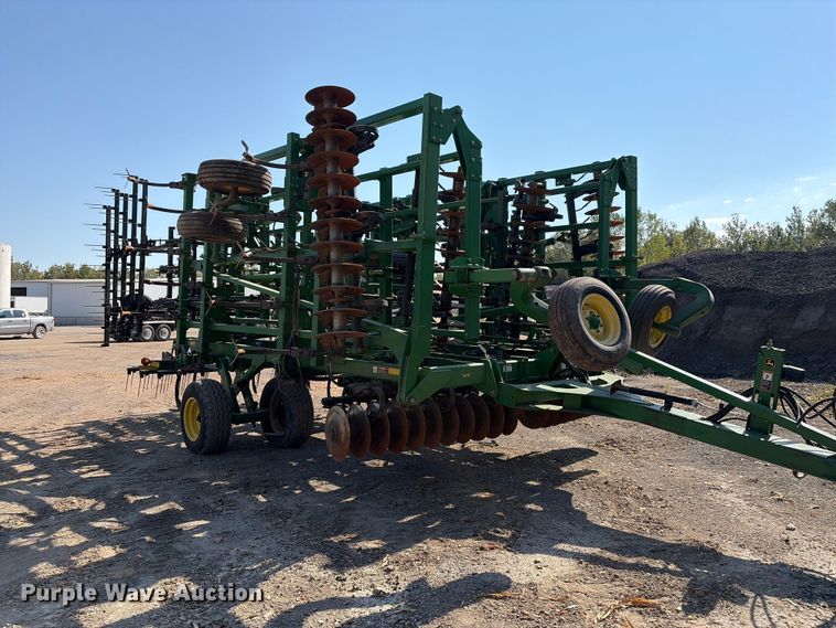 0 John Deere 2310