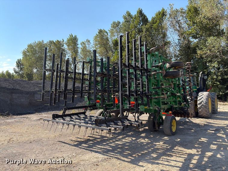 0 John Deere 2310