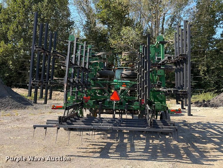 0 John Deere 2310