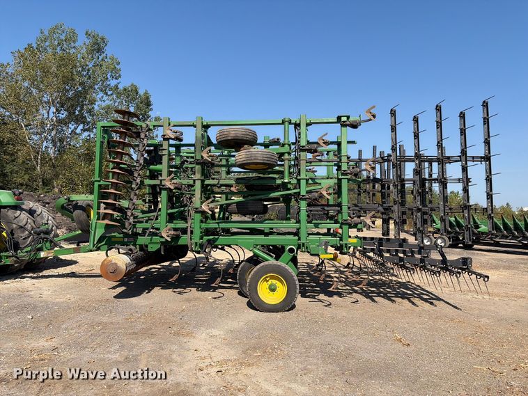 0 John Deere 2310