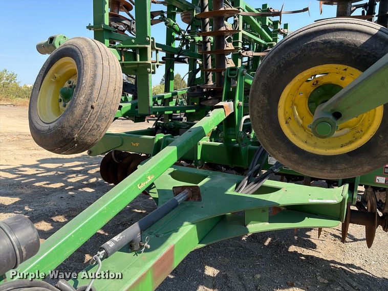 0 John Deere 2310