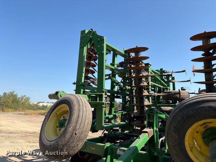0 John Deere 2310
