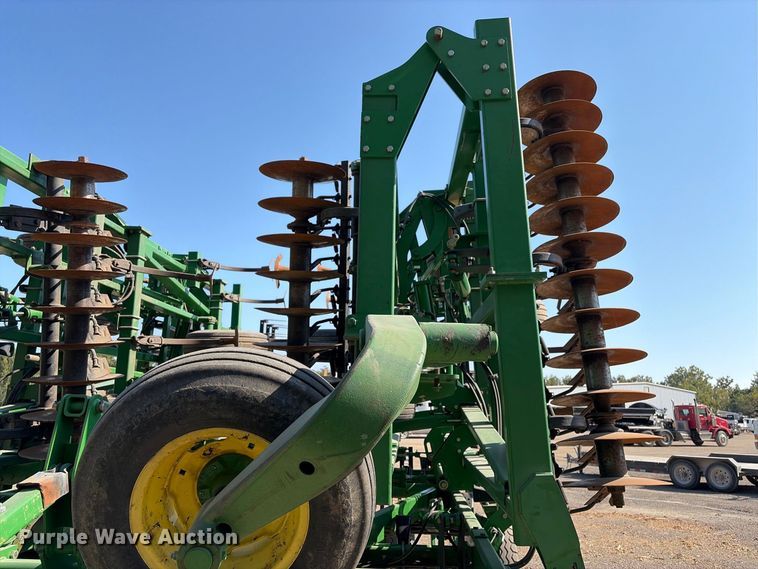 0 John Deere 2310
