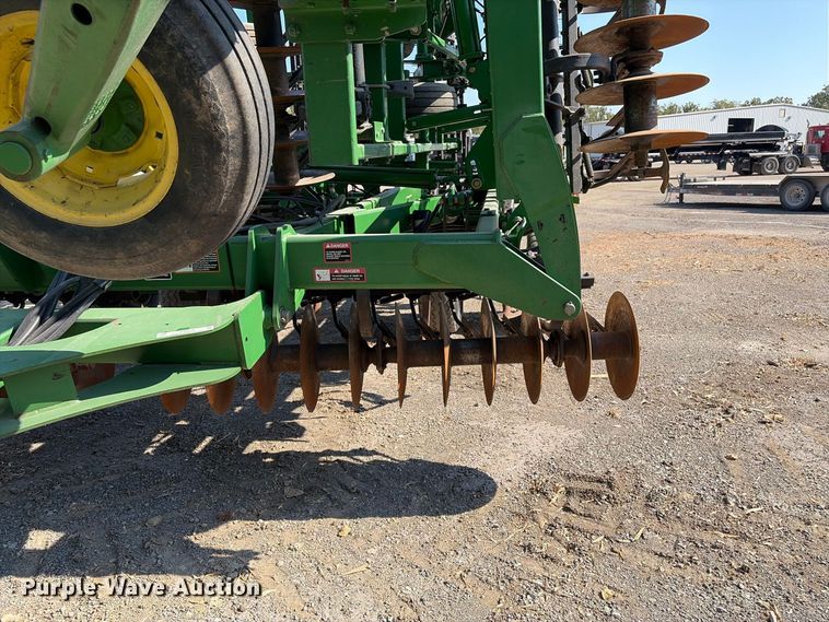 0 John Deere 2310