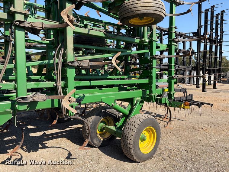 0 John Deere 2310