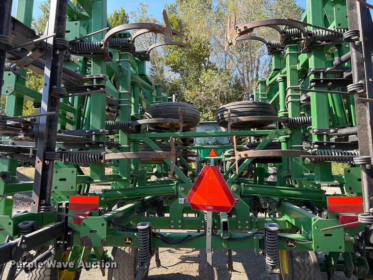 0 John Deere 2310