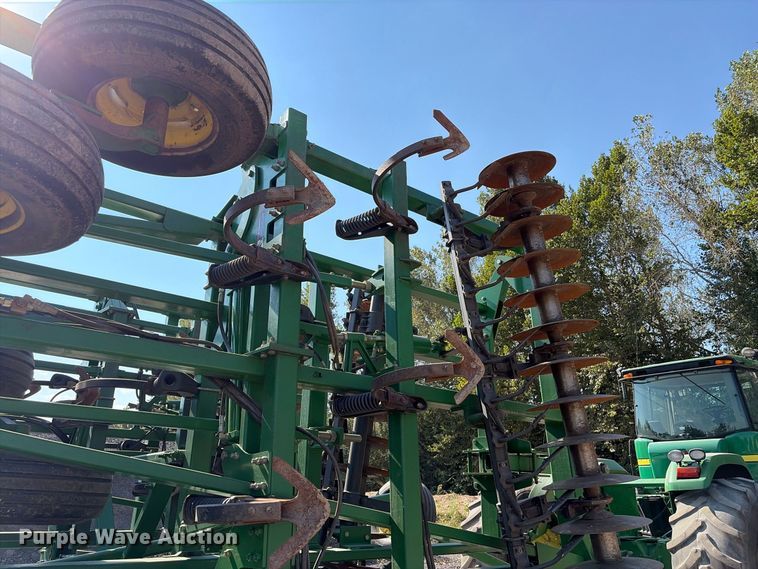 0 John Deere 2310