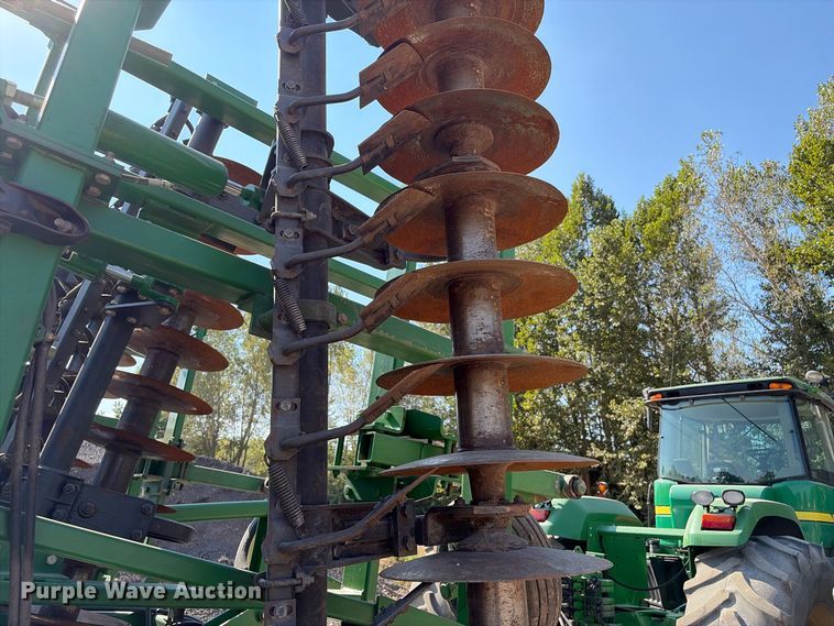 0 John Deere 2310
