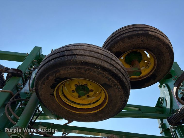 0 John Deere 2310