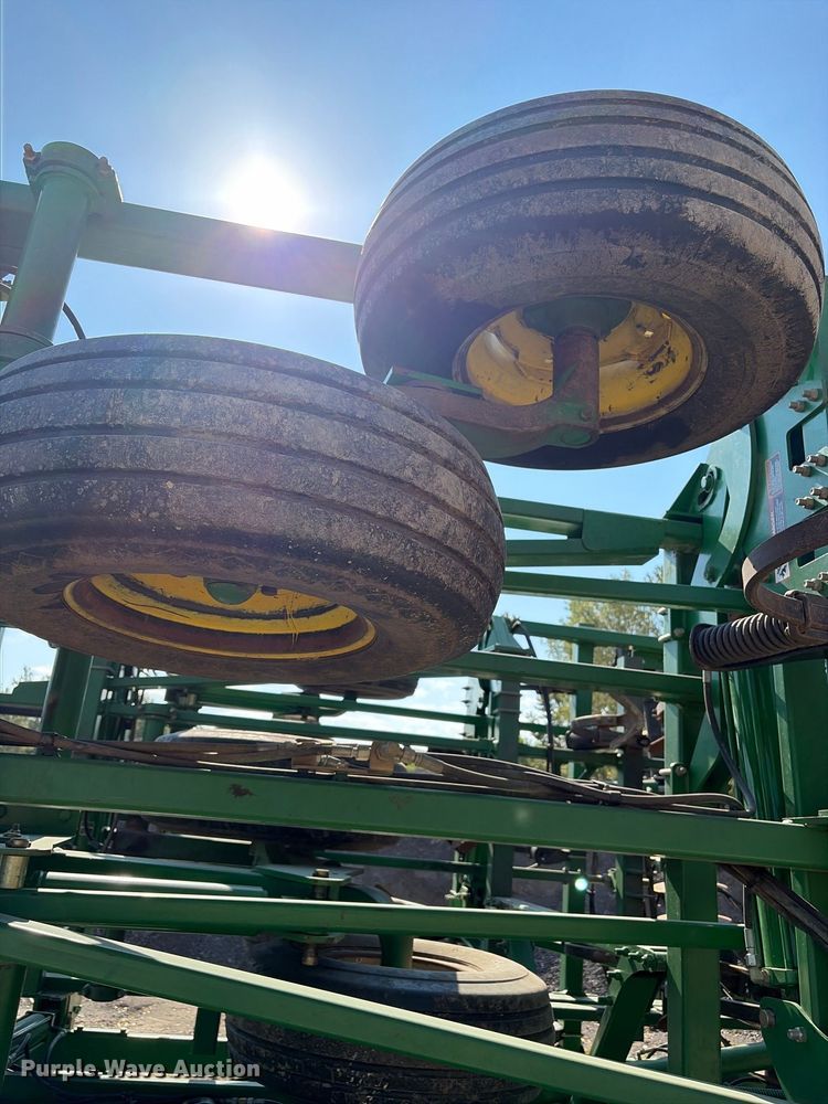 0 John Deere 2310