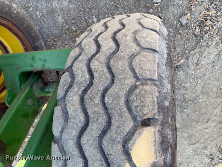 0 John Deere 2310