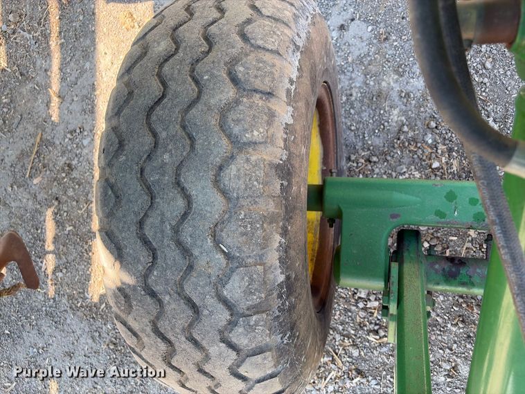 0 John Deere 2310