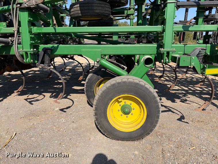 0 John Deere 2310