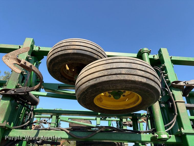 0 John Deere 2310