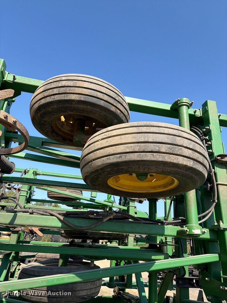 0 John Deere 2310