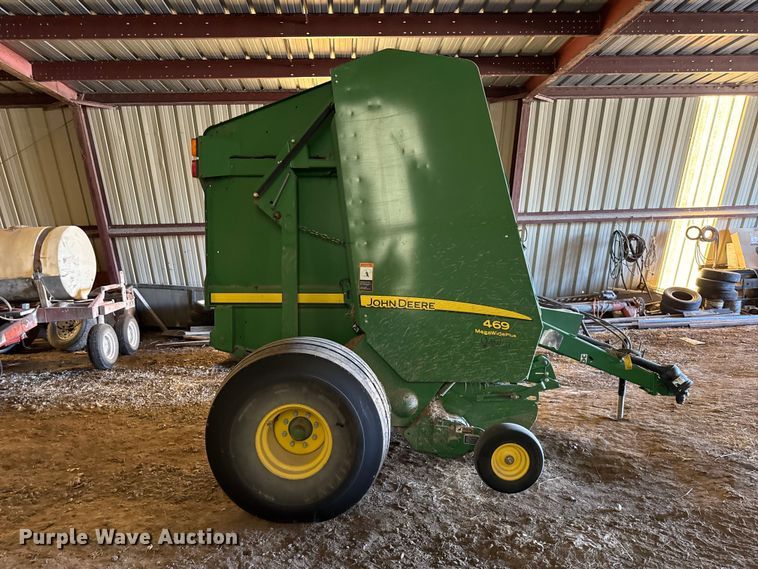 image for item EV6137 2013 John Deere 469 round baler