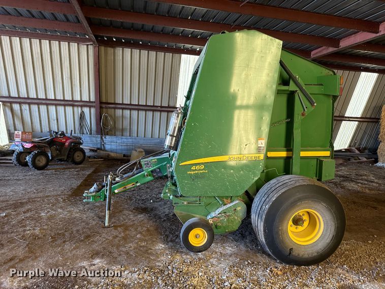 image for item EV6137 2013 John Deere 469 round baler